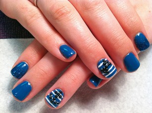 nautical-sailor-themed-gel-nails